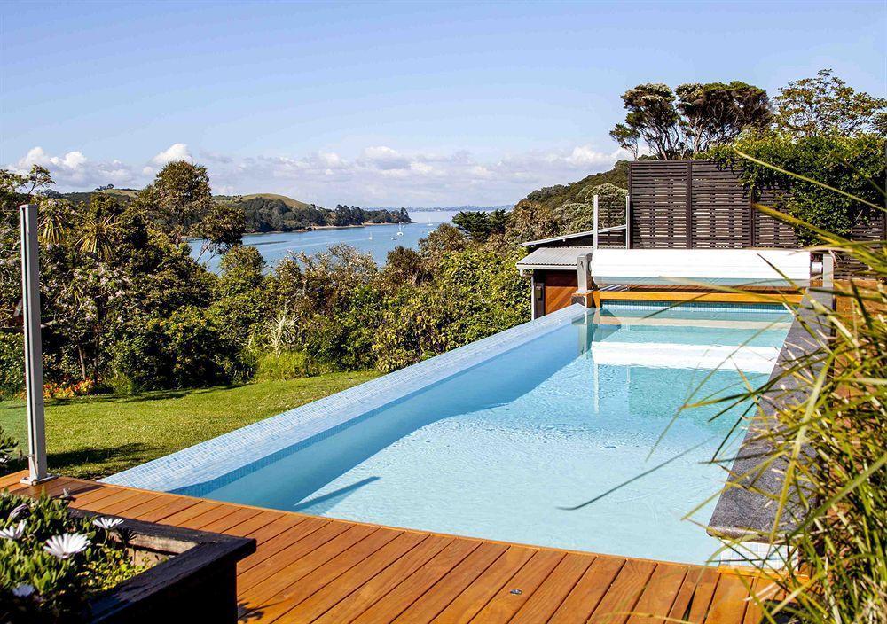 Le Chalet Waiheke Apartments Ostend ภายนอก รูปภาพ