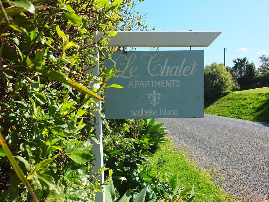 Le Chalet Waiheke Apartments Ostend ภายนอก รูปภาพ