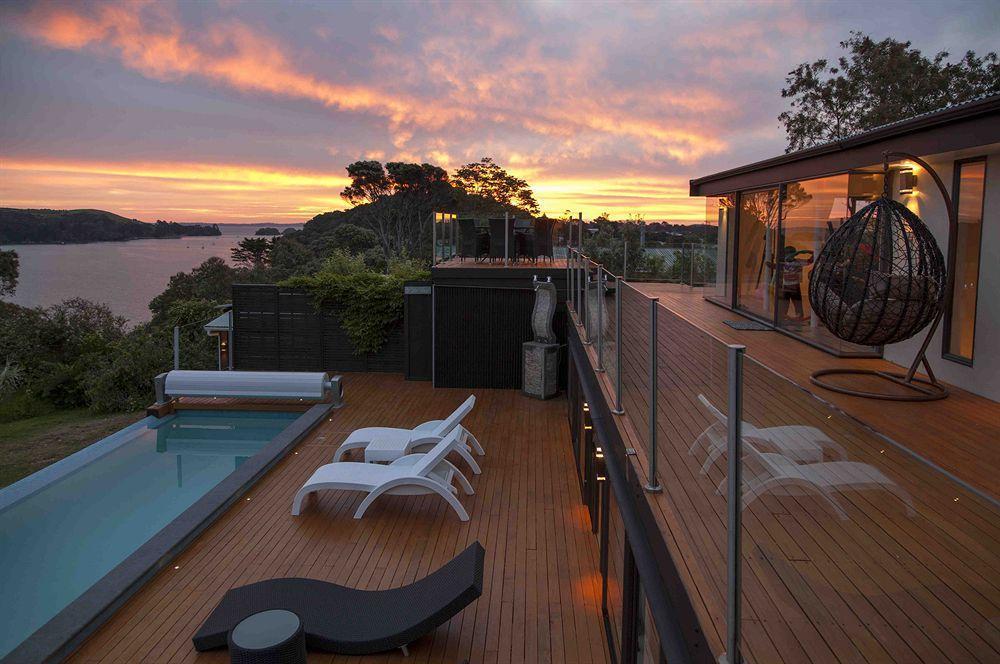 Le Chalet Waiheke Apartments Ostend ภายนอก รูปภาพ