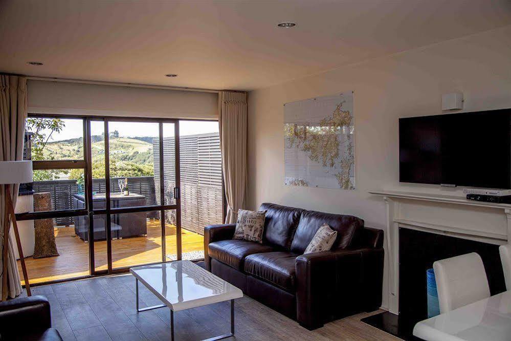 Le Chalet Waiheke Apartments Ostend ภายนอก รูปภาพ